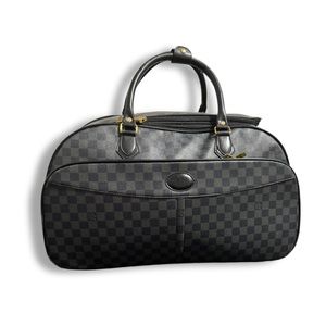 Travel bag for men and women